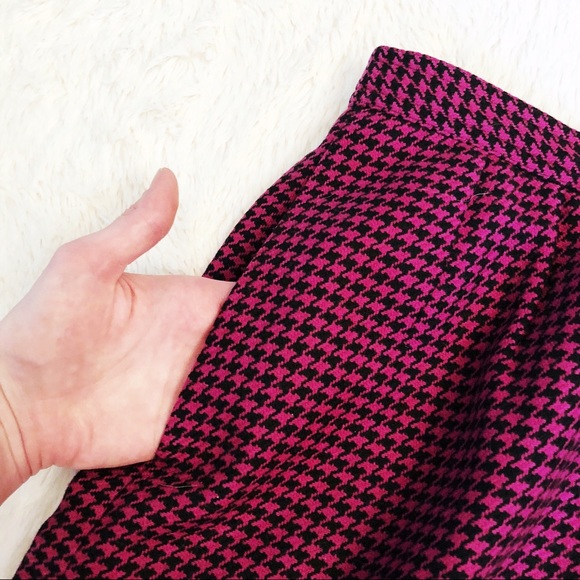 Vintage Valentino Skirt, Houndstooth Pattern - Picture 2 of 3